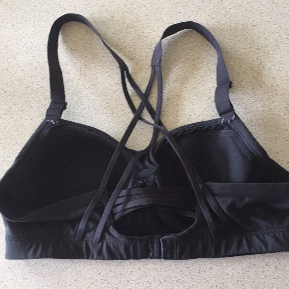 Victoria’s Secret VSX Sport Bra 34b